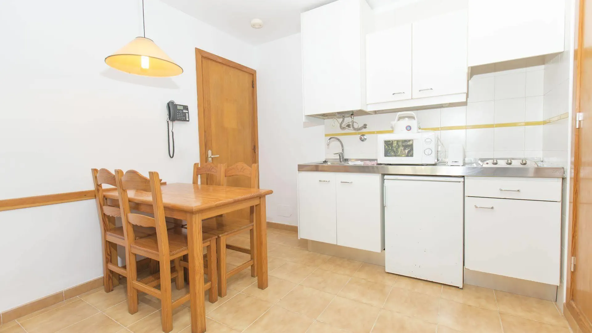 Apartamentos Massol Port de Pollença 0*,  Espagne